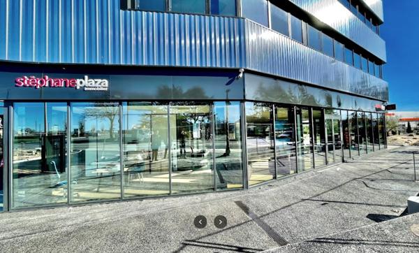 EXCLUSIVITE A LOUER : Emplacement Exceptionnel Bureaux Agence RDC 320 m2 - ATLANTIS