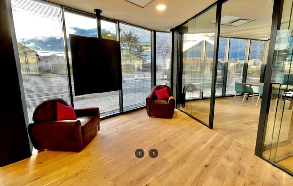 EXCLUSIVITE A LOUER : Emplacement Exceptionnel Bureaux Agence RDC 320 m2 - ATLANTIS