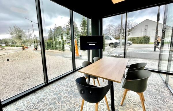 EXCLUSIVITE A LOUER : Emplacement Exceptionnel Bureaux Agence RDC 320 m2 - ATLANTIS