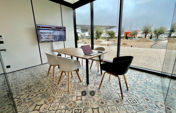 EXCLUSIVITE A LOUER : Emplacement Exceptionnel Bureaux Agence RDC 320 m2 - ATLANTIS