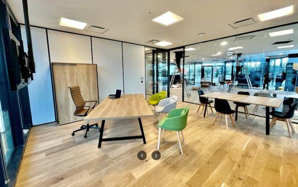 EXCLUSIVITE A LOUER : Emplacement Exceptionnel Bureaux Agence RDC 320 m2 - ATLANTIS