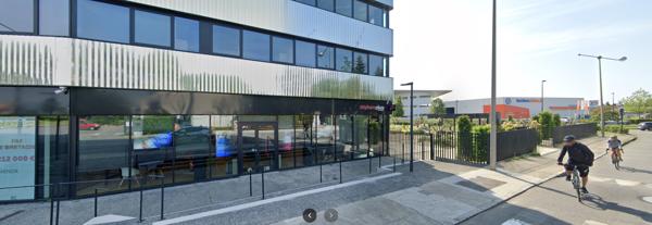 EXCLUSIVITE A LOUER : Emplacement Exceptionnel Bureaux Agence RDC 320 m2 - ATLANTIS