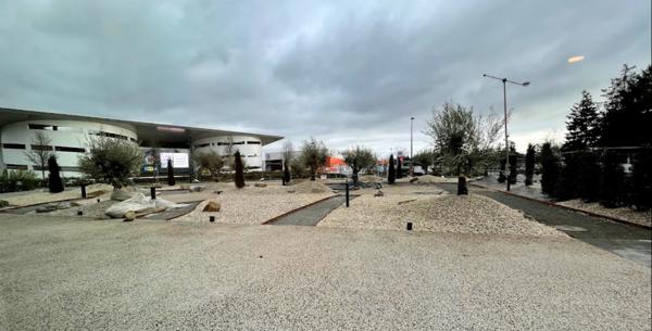EXCLUSIVITE A LOUER : Emplacement Exceptionnel Bureaux Agence RDC 320 m2 - ATLANTIS