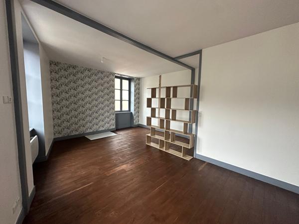 T2 lumineux - centre Tarare - aucun travaux. 