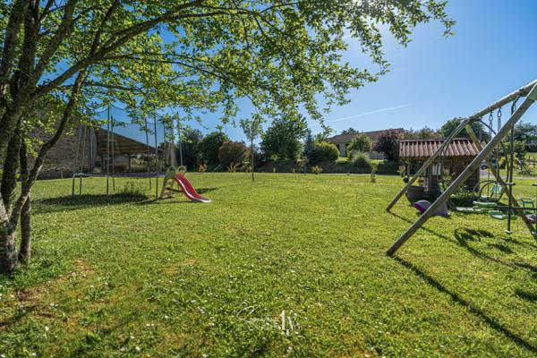 Maison
         6 pièces
        - 125 m² Exclusivité 156 000 € *
