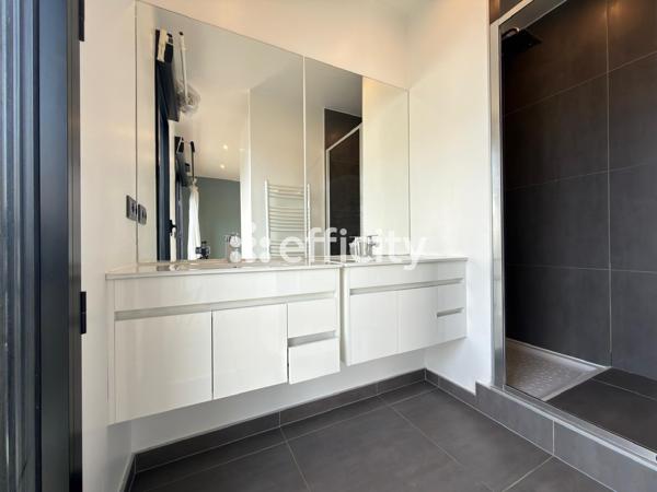 Maison
         5 pièces
        - 110 m² Exclusivité 499 000 € *