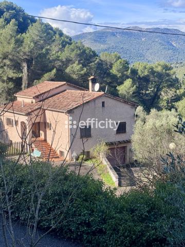 Maison 4 pièces - 397 m²