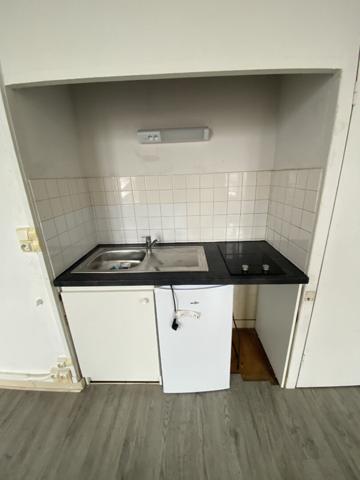 COURS DES 50 OTAGES T1 A LOUER ,  
Nantes 44000