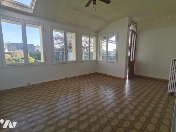 Maison à Vendre à Hyper centre Avoine 

Cette maison, d'une surface habitable de 131 m², se s...