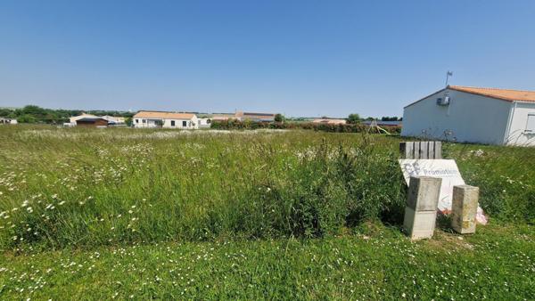 Terrain à LANDES, 17380 - 849m²