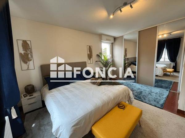 Location Appartement 5 pièces 103.1 m² - 11 ALLEE GEORGES LASCROUX Laval 53000