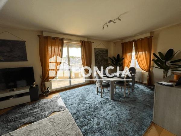 Location Appartement 5 pièces 103.1 m² - 11 ALLEE GEORGES LASCROUX Laval 53000