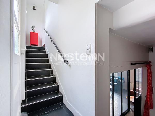 HYPERCENTRE DREUX : grande maison de centre-ville sur 3 niveaux avec toutes commodités à pieds et vue sur le domaine royale, 5 chambres