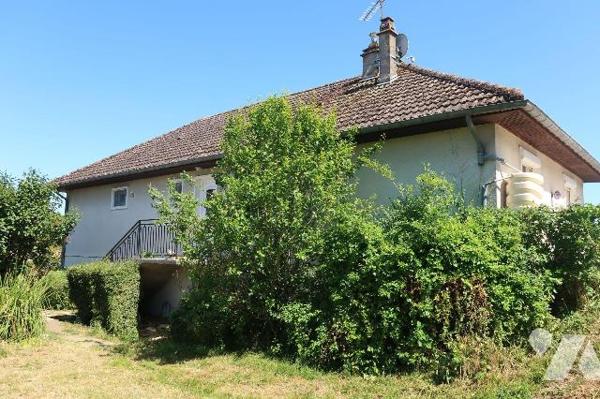 Dans Centre-bourg, PAVILLON constr. en 1970/71, +105m2 hab. comprenant :
. en rez-de-chaussée ...