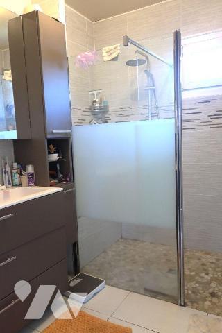 Dans Centre-bourg, PAVILLON constr. en 1970/71, +105m2 hab. comprenant :
. en rez-de-chaussée ...