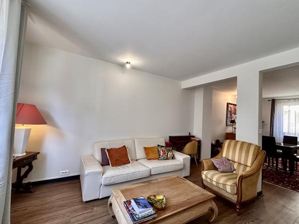 Appartement
         4 pièces
        - 81 m²