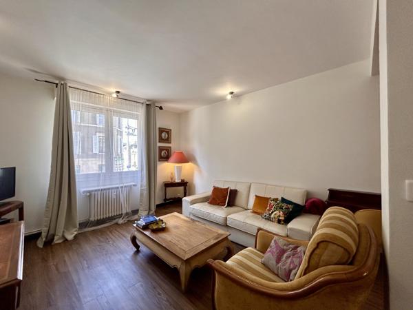 Appartement
         4 pièces
        - 81 m²
