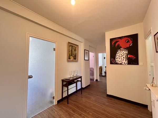 Appartement
         4 pièces
        - 81 m²