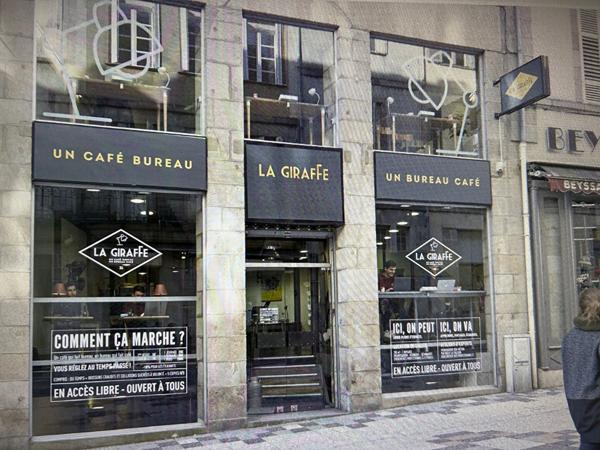 Local Commercial
         5 pièces
        - 280 m²