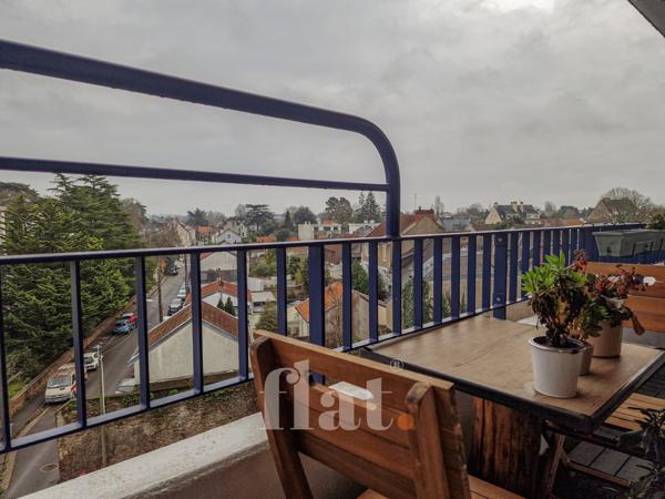 APPT T3 55 m2 / 2 CH / Longchamp + PARKING + BALCON