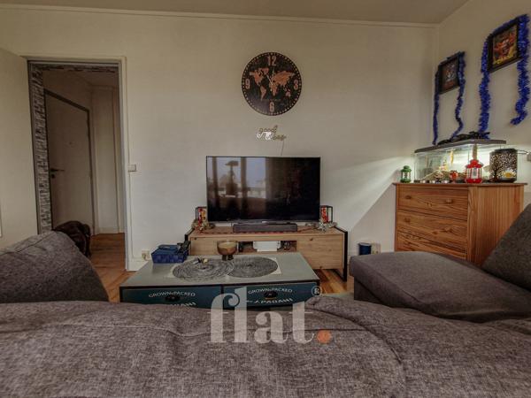 APPT T3 55 m2 / 2 CH / Longchamp + PARKING + BALCON