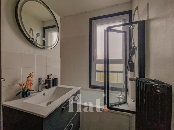 APPT T3 55 m2 / 2 CH / Longchamp + PARKING + BALCON