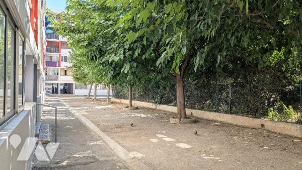 MARSEILLE 13003 – T3 60 m² traversant, ascenseur, balcon, cave, parking libre dans résidence fermée