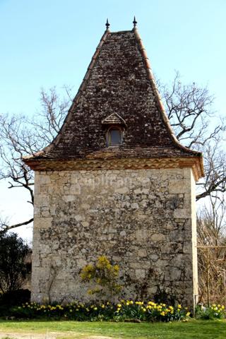 Charmante propriété rurale à vendre, dans un cadre bucolique et romantique, proche de SAINT CLAR (32)