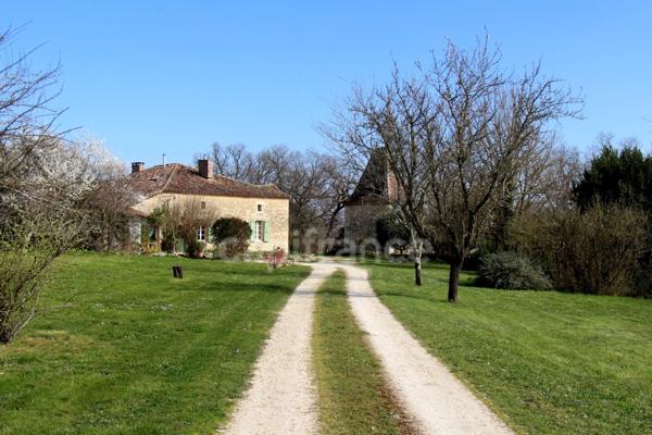 Charmante propriété rurale à vendre, dans un cadre bucolique et romantique, proche de SAINT CLAR (32)