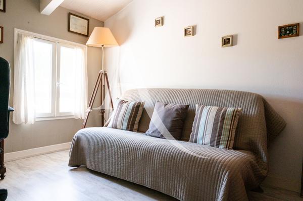 Maison de charme avec jardin, garage et terrasse aménagée proche Carcassonne