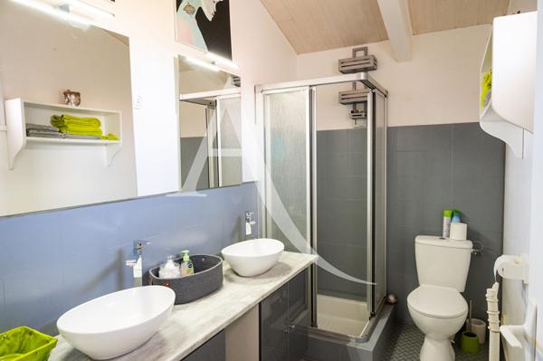 Maison de charme avec jardin, garage et terrasse aménagée proche Carcassonne