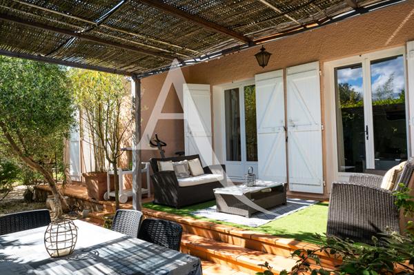 Maison de charme avec jardin, garage et terrasse aménagée proche Carcassonne