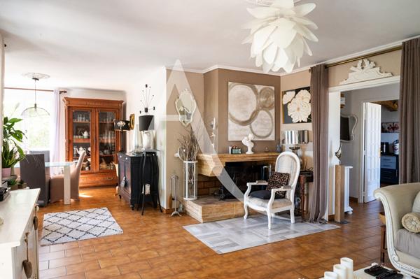Maison de charme avec jardin, garage et terrasse aménagée proche Carcassonne