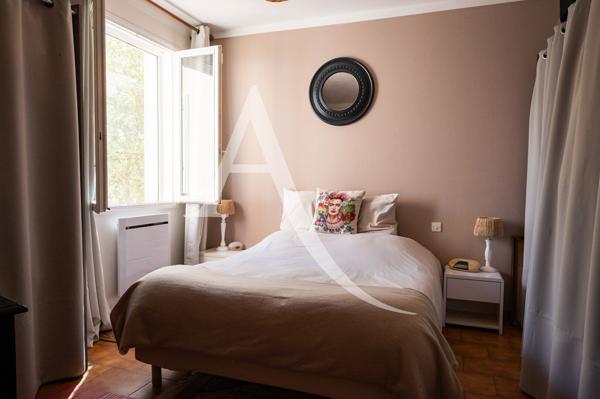 Maison de charme avec jardin, garage et terrasse aménagée proche Carcassonne