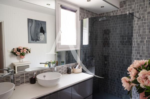 Maison de charme avec jardin, garage et terrasse aménagée proche Carcassonne