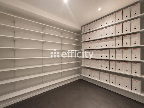Local Commercial
         5 pièces
        - 109 m² 710 000 € *