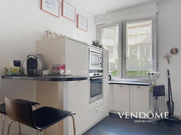 Lille, RUE ROYALE - Appartement 120 m² - 2 Chambres - Parking