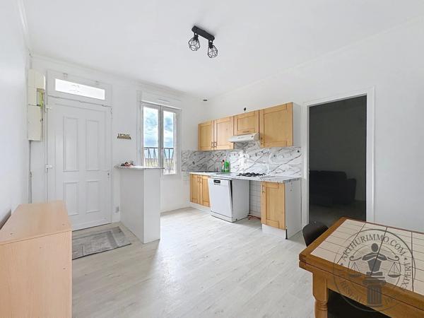 Vente                                                      Maison
                        
                     3 pièces                      63 m2                     à Sainville