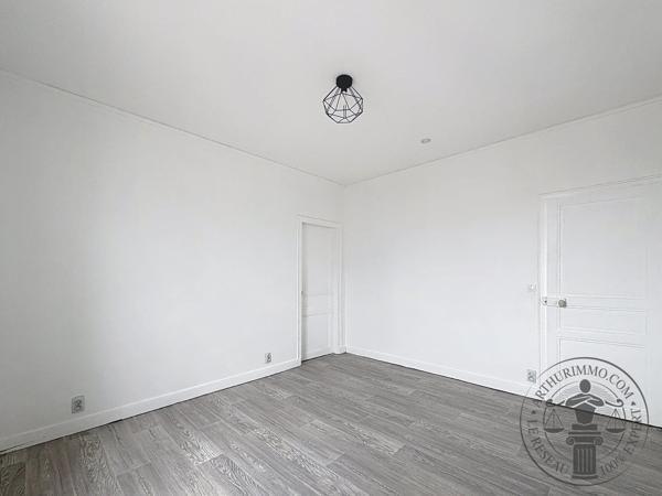 Vente                                                      Maison
                        
                     3 pièces                      63 m2                     à Sainville