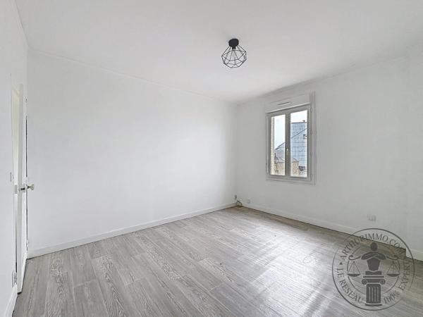 Vente                                                      Maison
                        
                     3 pièces                      63 m2                     à Sainville