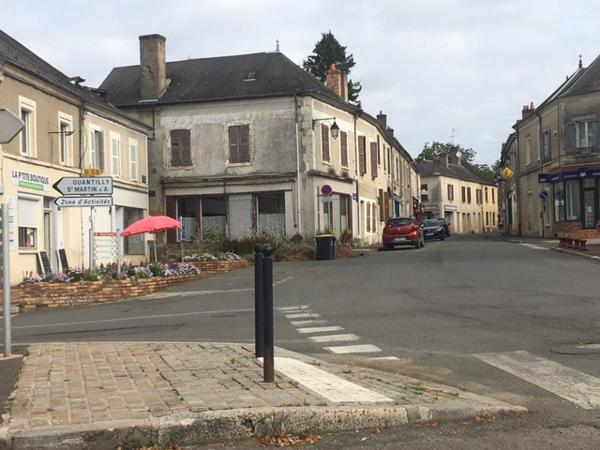 Menetou-Salon (18510) Maison de Ville de Type 3 Pièces de 64m2 avec 2 Garages au Centre de Menetou-Salon