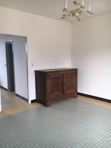 Menetou-Salon (18510) Maison de Ville de Type 3 Pièces de 64m2 avec 2 Garages au Centre de Menetou-Salon