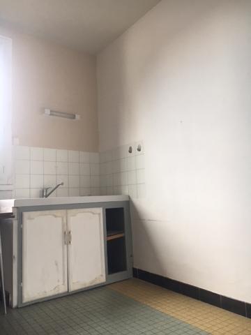 Menetou-Salon (18510) Maison de Ville de Type 3 Pièces de 64m2 avec 2 Garages au Centre de Menetou-Salon