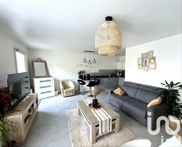 Appartement 3 pièces de 68 m² à Vaux-le-Pénil (77000)