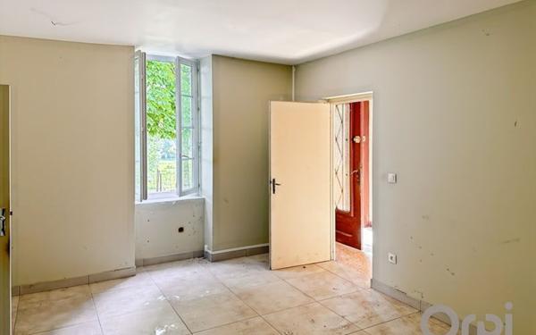Maison à vendre    4 pièces •  Condom
