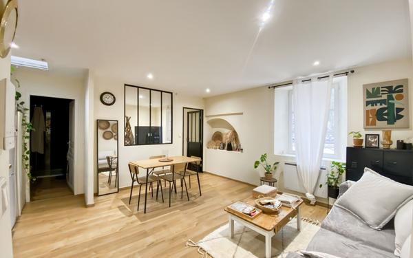 Immeuble à vendre    6 pièces •  Saint-Antonin-Noble-Val