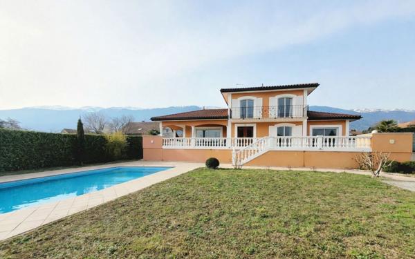 Maison à vendre    6 pièces • 240 m2 Sergy