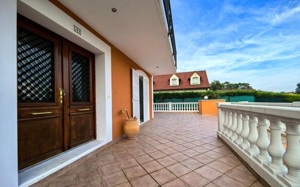Maison à vendre    6 pièces • 240 m2 Sergy