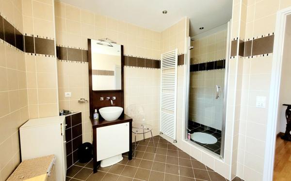 Maison à vendre    6 pièces • 240 m2 Sergy
