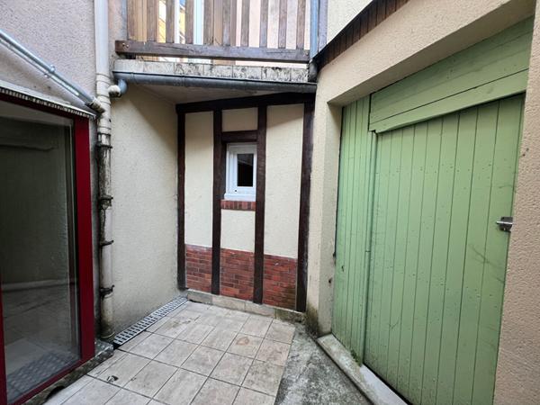 Local commercial Nevers 2 pièce(s) 68 m2